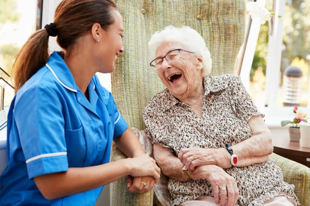 Choosing the Right Elderly Care Home: What Families Need to Know